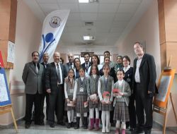 Öğrencilerden sergili tepki